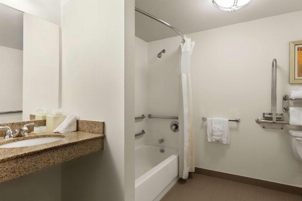 Hilton Garden Inn Shelton image 17